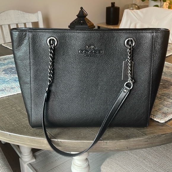Coach Handbags - Coach Cammie Chain Tote
